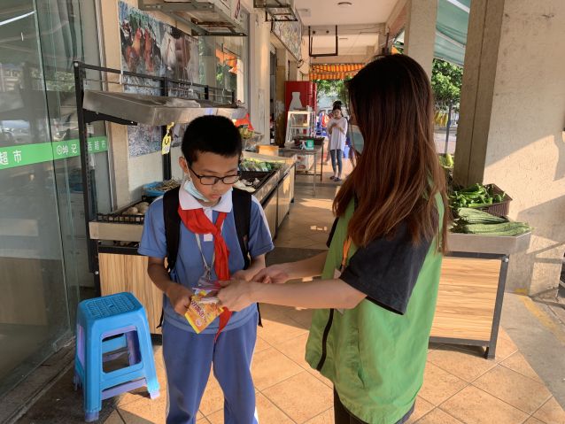 三鄉(xiāng)鎮(zhèn)開展“守護(hù)校園安全，護(hù)學(xué)禁毒兩不誤”宣傳活動(dòng)三鄉(xiāng)鎮(zhèn)開展“守護(hù)校園安全，護(hù)學(xué)禁毒兩不誤”宣傳活動(dòng)