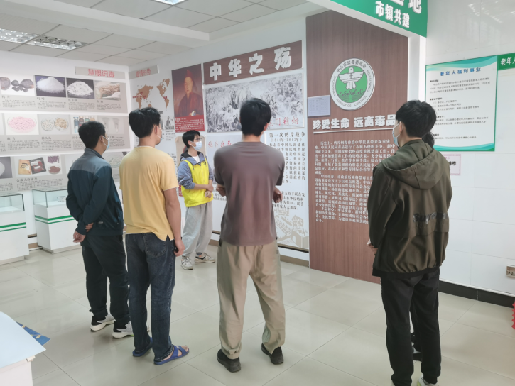 阜沙鎮(zhèn)禁毒信息〔2022〕第131期--【全民禁毒宣傳月】阜沙禁毒辦組織群眾參觀禁毒教育基地(202